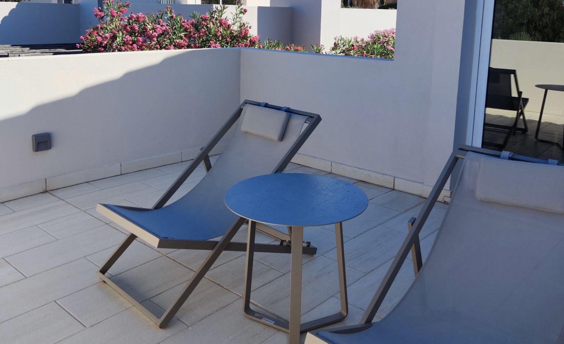 None  Hibiscus Carvoeiro